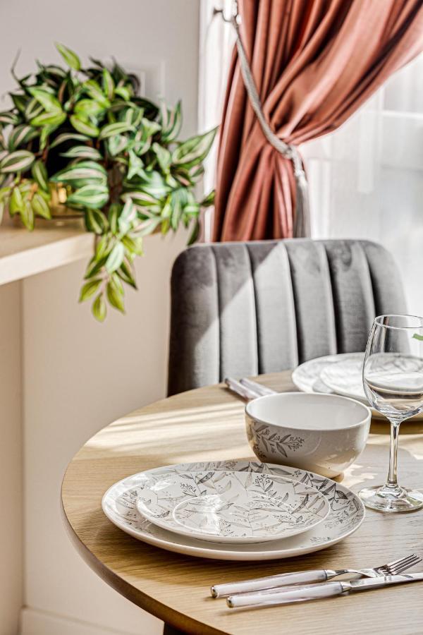 Elegant Apartment Near Afi & Atrium Mall Arad Eksteriør billede